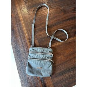 Baggalini special edition tour crossbody